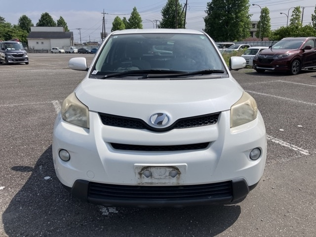 TOYOTA IST 2010