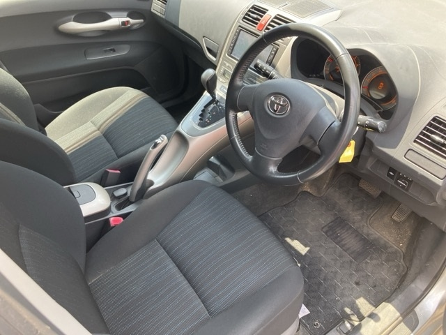 TOYOTA AURIS 2008
