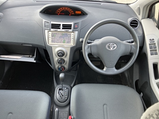 TOYOTA VITZ 2010