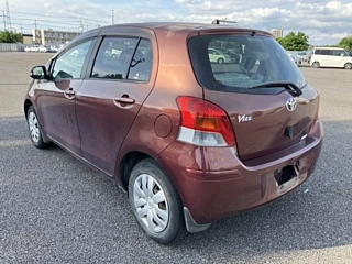 TOYOTA VITZ 2010