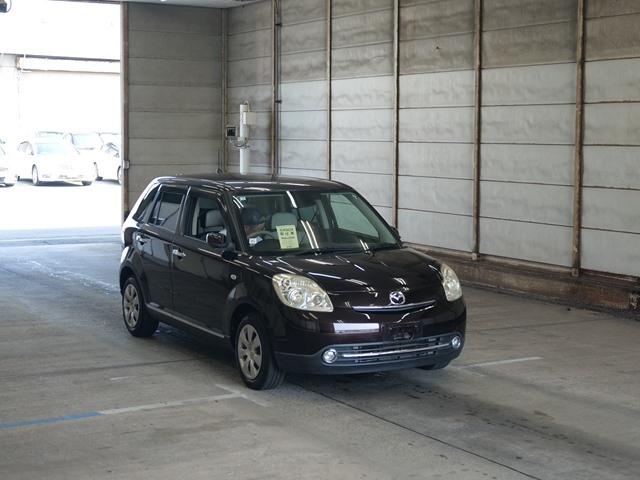 MAZDA VERISA 2012