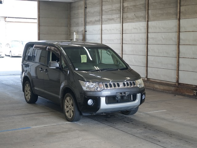 MITSUBISHI DELICA D5 2012