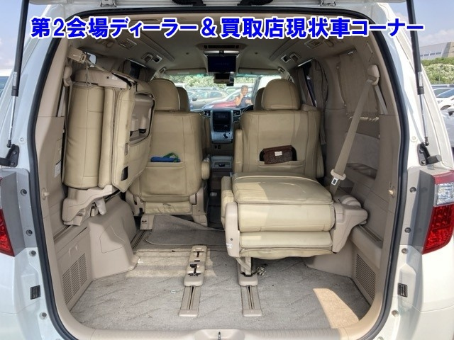 TOYOTA ALPHARD 2010