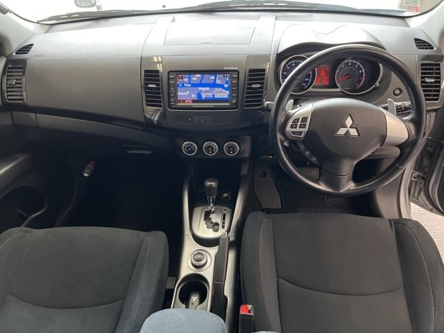 MITSUBISHI OUTLANDER 2008