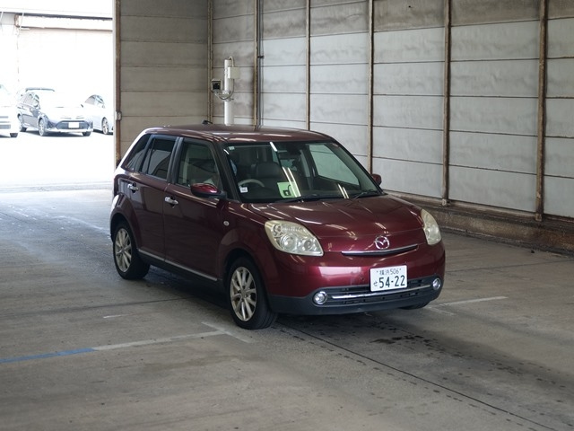 MAZDA VERISA 2010