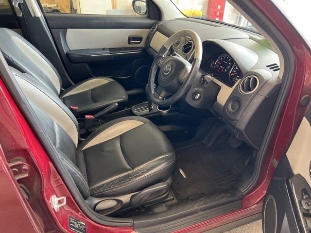 MAZDA VERISA 2010
