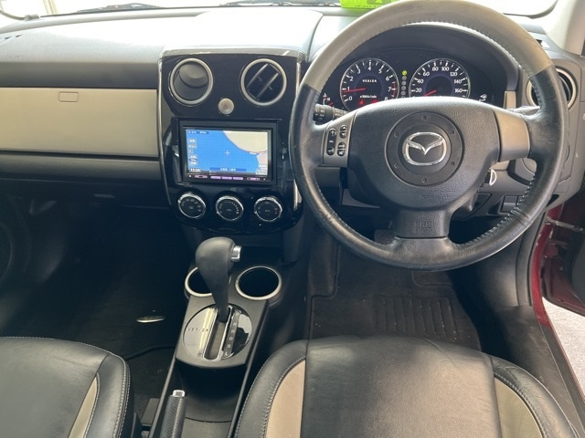 MAZDA VERISA 2010