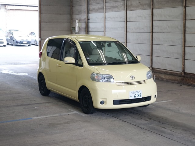 TOYOTA PORTE 2010