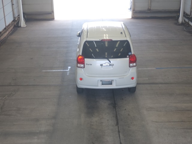 TOYOTA PORTE 2014