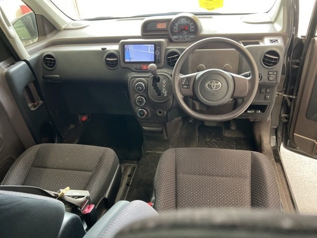 TOYOTA PORTE 2012