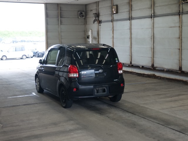TOYOTA PORTE 2012