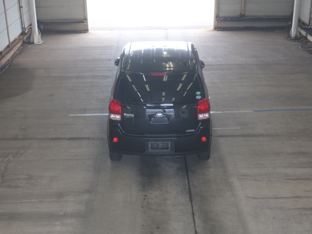 TOYOTA PORTE 2012