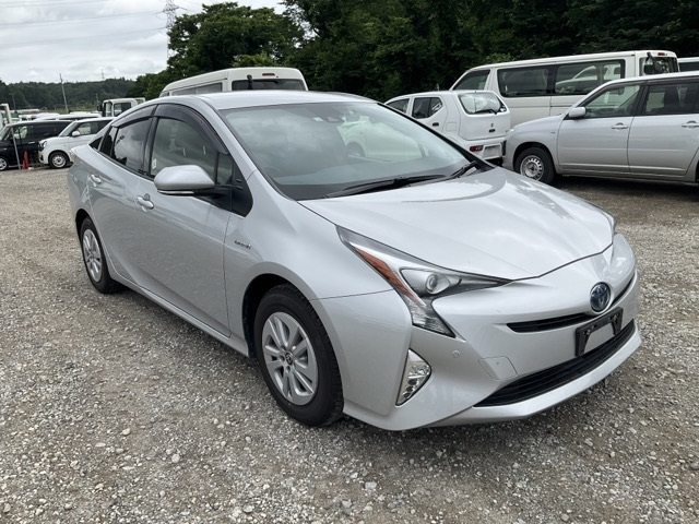 TOYOTA PRIUS 2018