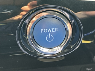 TOYOTA PRIUS 2018