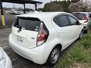 TOYOTA AQUA 2016