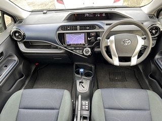 TOYOTA AQUA 2016