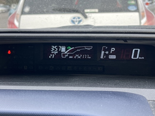 TOYOTA AQUA 2015
