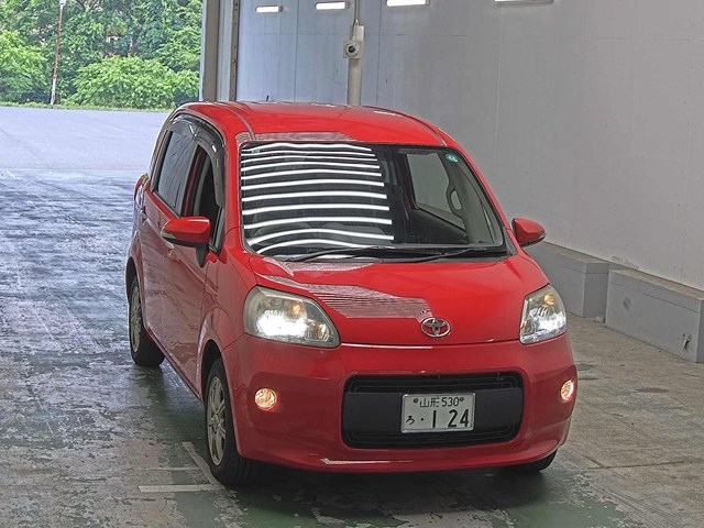 TOYOTA PORTE 2013