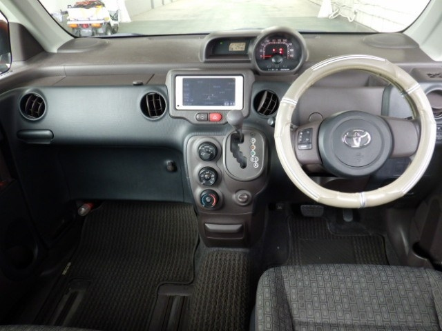 TOYOTA PORTE 2013