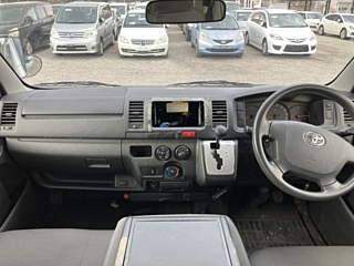TOYOTA HIACE VAN 2015