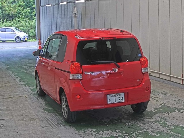 TOYOTA PORTE 2013