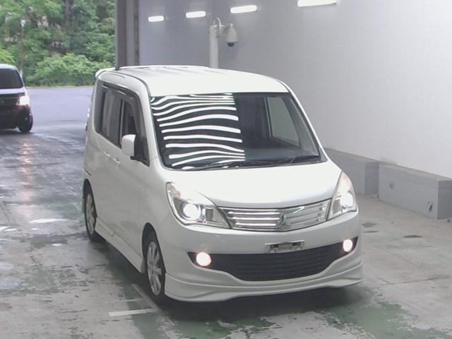 MITSUBISHI DELICA D2 2012