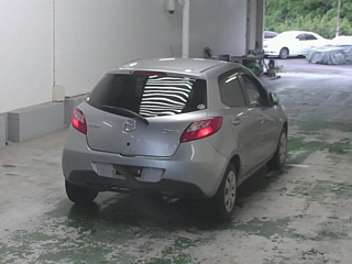 MAZDA DEMIO 2010