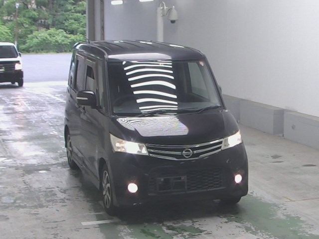 NISSAN ROOX 2010