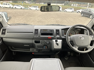 TOYOTA HIACE VAN 2015