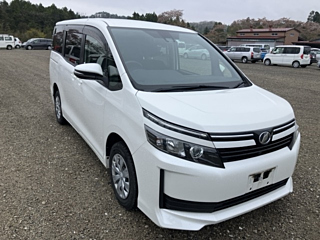TOYOTA VOXY 2016