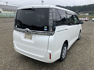 TOYOTA VOXY 2016