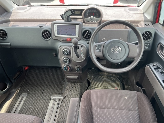 TOYOTA SPADE 2012