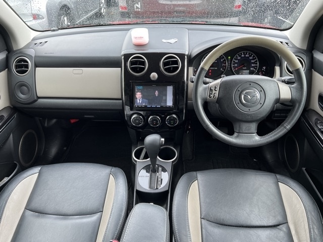 MAZDA VERISA 2012