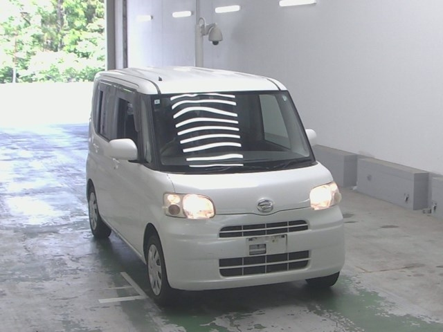 DAIHATSU TANTO 2011