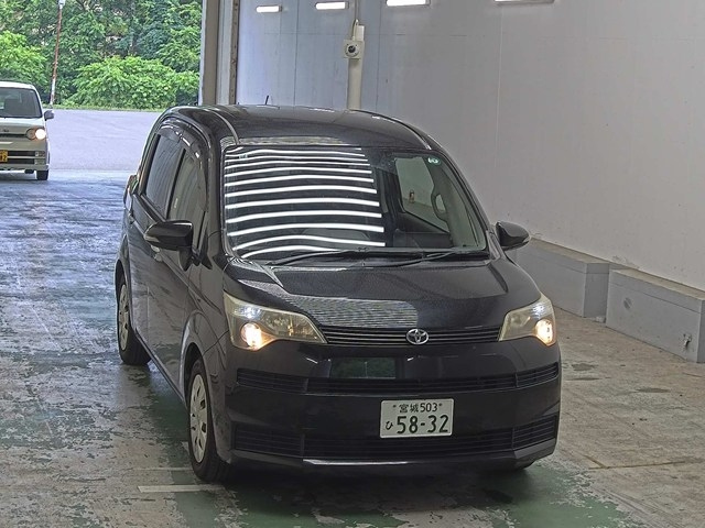 TOYOTA SPADE 2013
