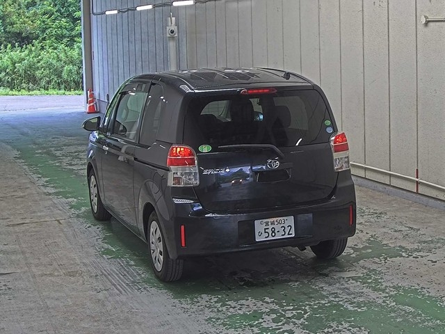 TOYOTA SPADE 2013