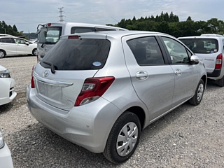 TOYOTA VITZ 2016
