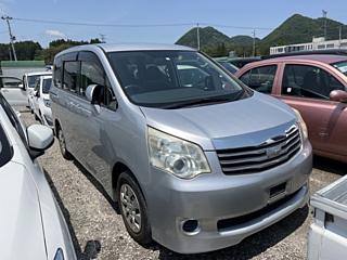 TOYOTA NOAH 2012