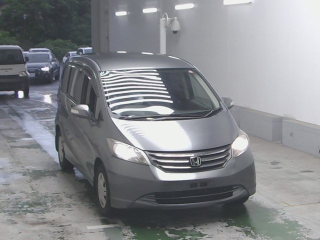 HONDA FREED 2010