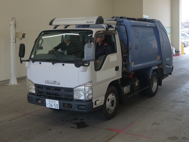 ISUZU ELF 2011