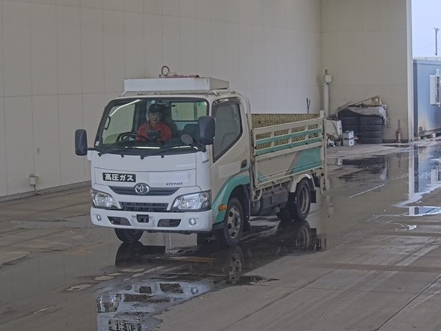 TOYOTA DYNA 2019