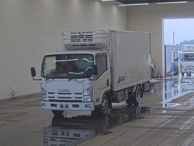 ISUZU ELF 2014