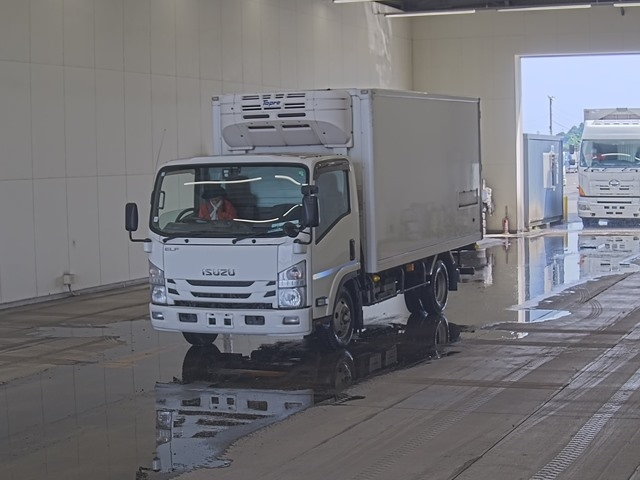 ISUZU ELF 2020