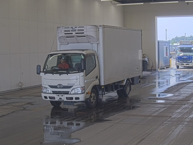 HINO DUTRO 2015
