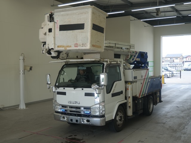 ISUZU ELF 2008