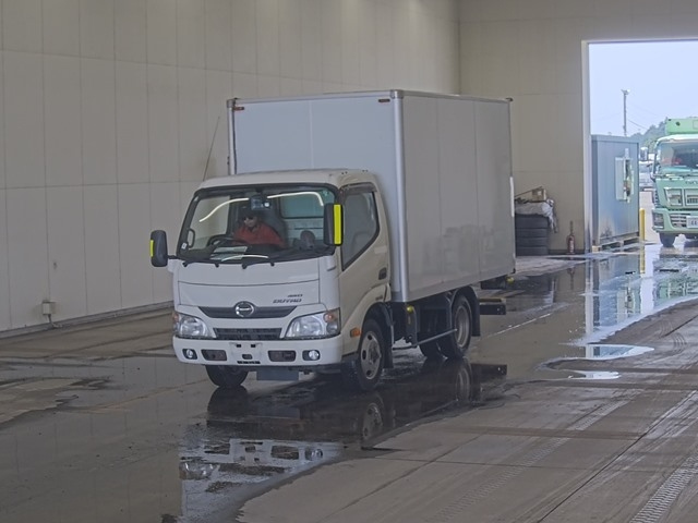 HINO DUTRO 2015