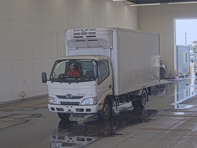 HINO DUTRO 2016