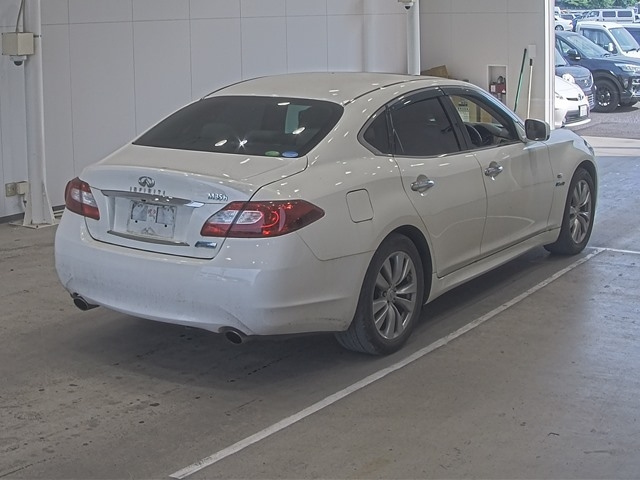 NISSAN FUGA 2012