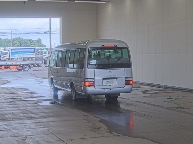 TOYOTA COASTER 2009