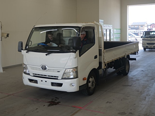 TOYOTA DYNA 2011